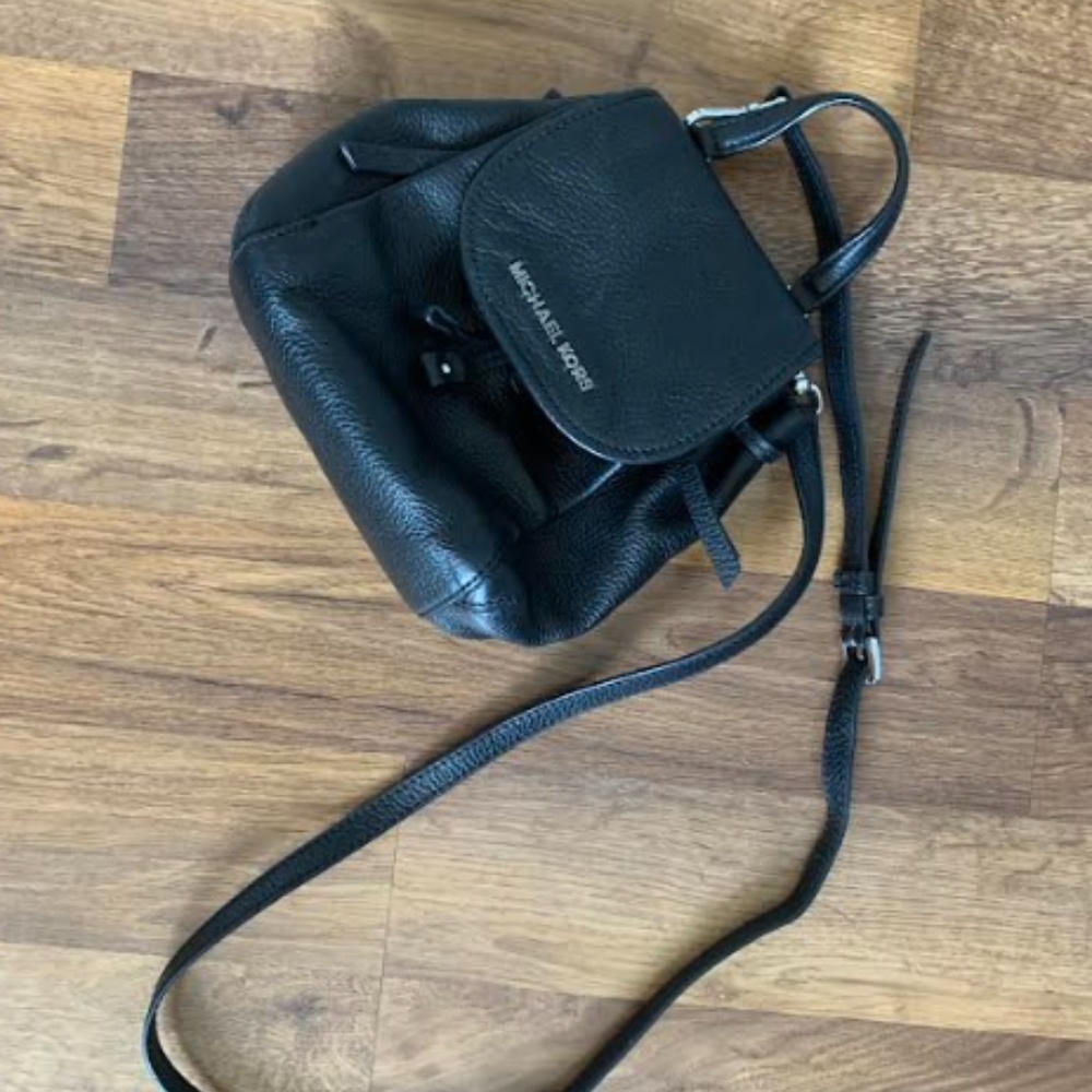 MK Riley Crossbody - Picture 3 of 14